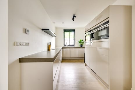 IJzerwerf 8 tertiary image