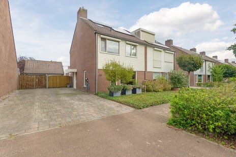 Meerlosebaan 24