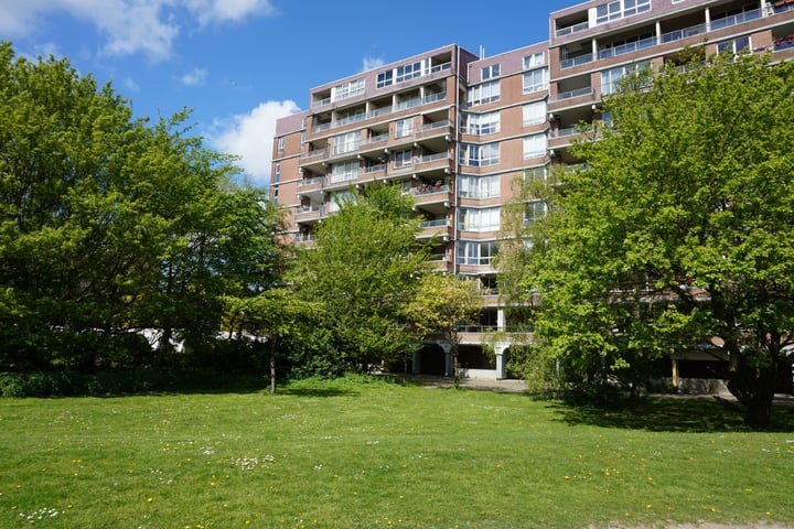 Leusdenhof/Leerdamhof vijfkamerappartement