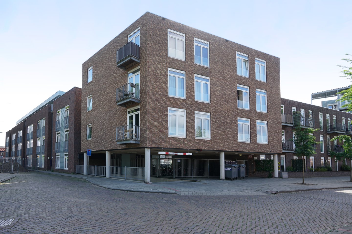 View photo 2 of Gardiaanhof