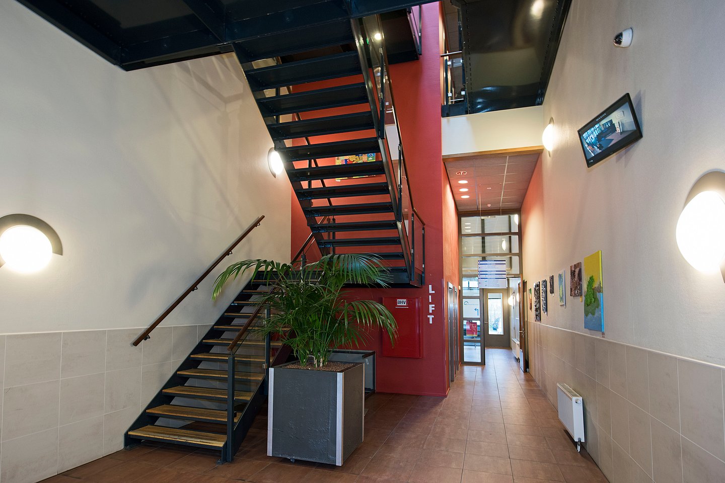 Bekijk foto 2 van Oosterstraat 2 - 5