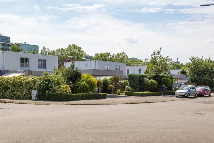 View photo 2 of Deinzestraat / Bornemstraat