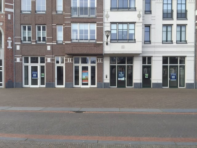 Bekijk foto 2 van Winkelcentrum Brandevoort