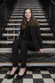 Richelle Vogels - Ik verzorg als een spin in het web de planning, brochures en koopaktes voor onze makelaars en hypotheekadviseur. (K-RMT)