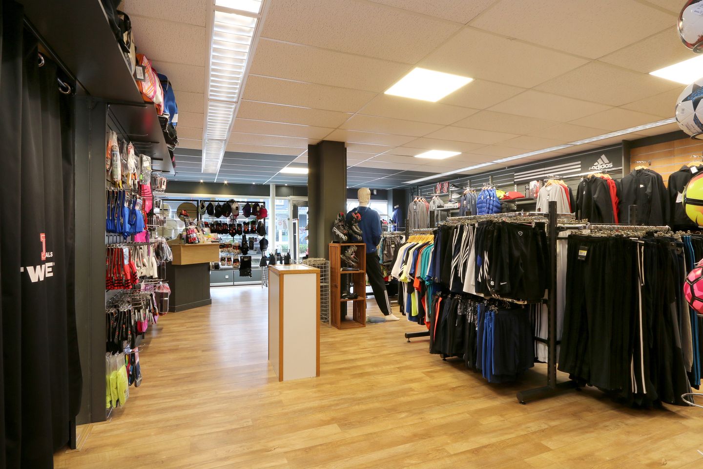 Bekijk foto 3 van Burgemeester van Houtplein 41