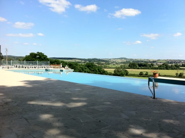 Foto 14 van Chateau la Megene