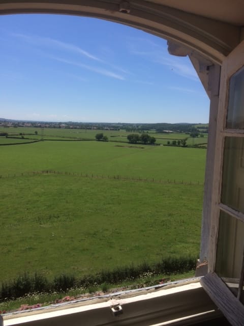 Foto 57 van Chateau la Megene