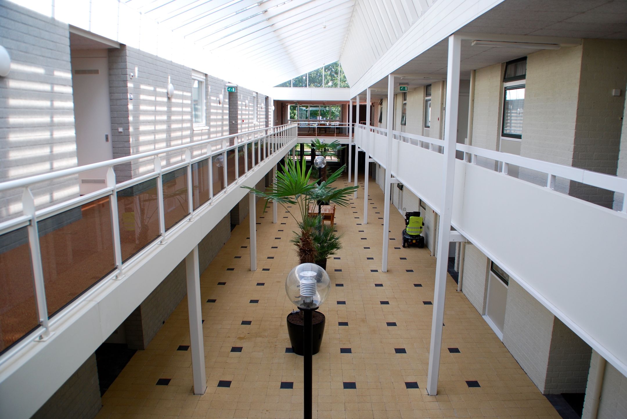 Photo 3 of De Vree 2-21