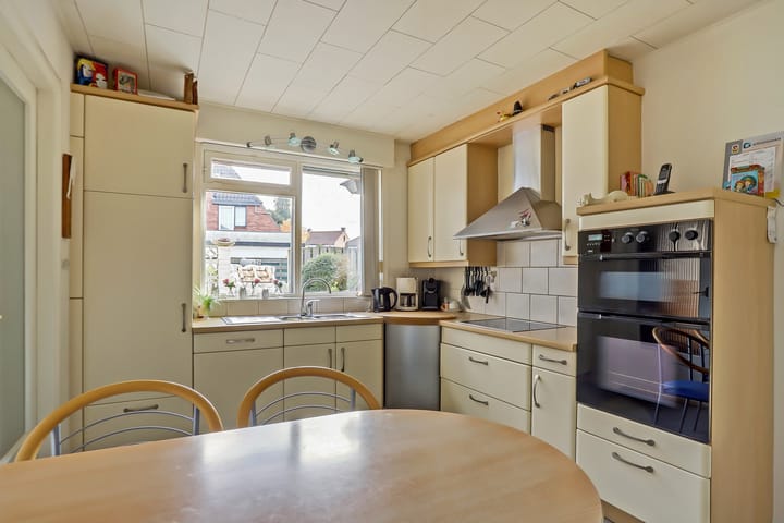 Foto 15 van Pironstraat 10