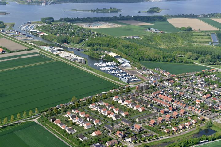 View photo 1 of Campervelden