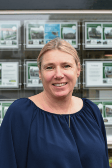 Jolanda - Commercial Employee