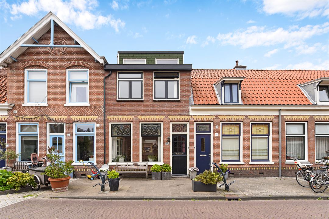 7 X De Oudste Huizen Die Net Te Koop Staan In Haarlem: Al Gebouwd Vóór ...