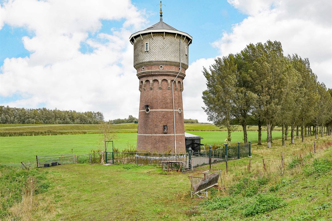 Bijzonder! De Watertoren Bij Heinenoord Is Te Koop - Indebuurt Hoeksche ...