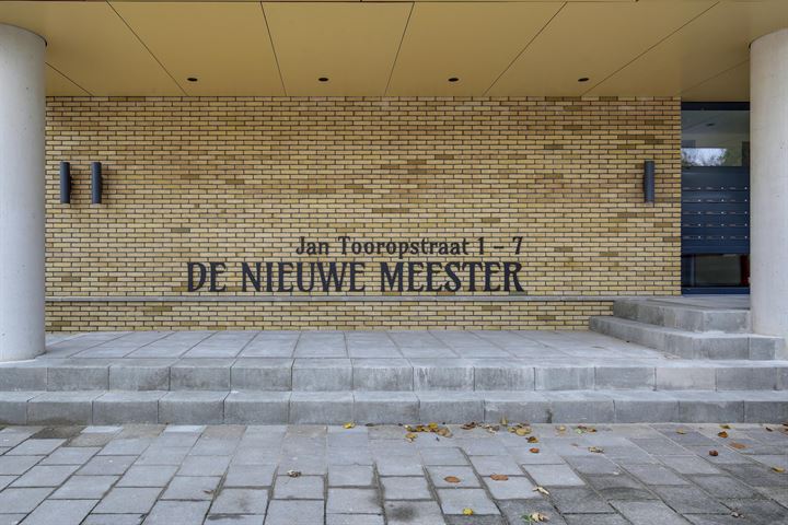 Bekijk foto 4 van De Nieuwe Meester (Jan Tooropstraat)