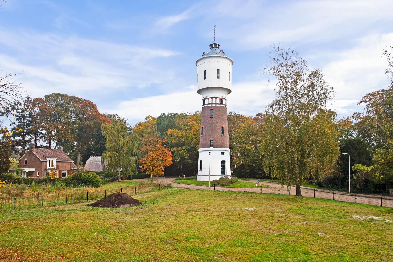 Foto 3 van van Heutszpark 8