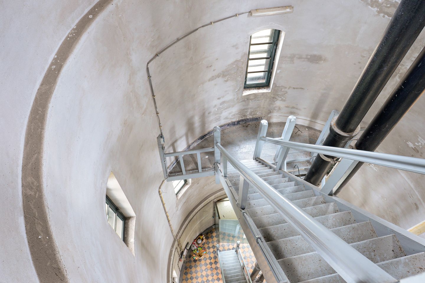 716.jpg?options=width=1440