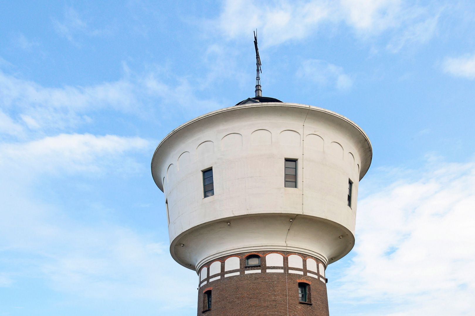 Foto 15 van van Heutszpark 8