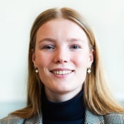 Julia Lausberg - Commercieel medewerker