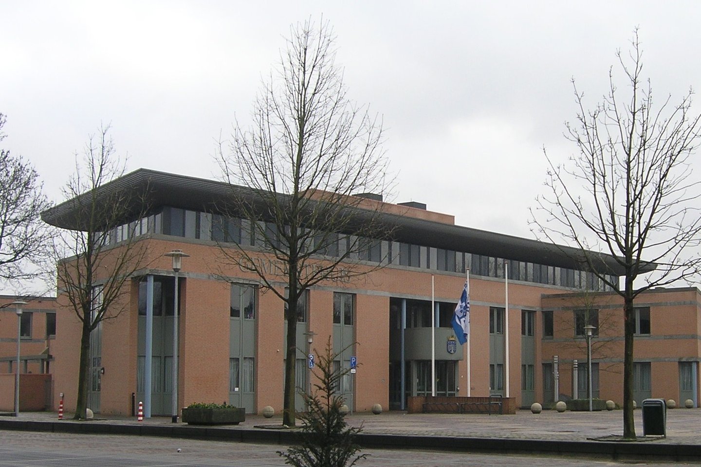 Bekijk foto 1 van Mgr Bekkersplein 2