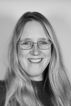 Drs. Christa Komdeur - Commercieel Medewerker