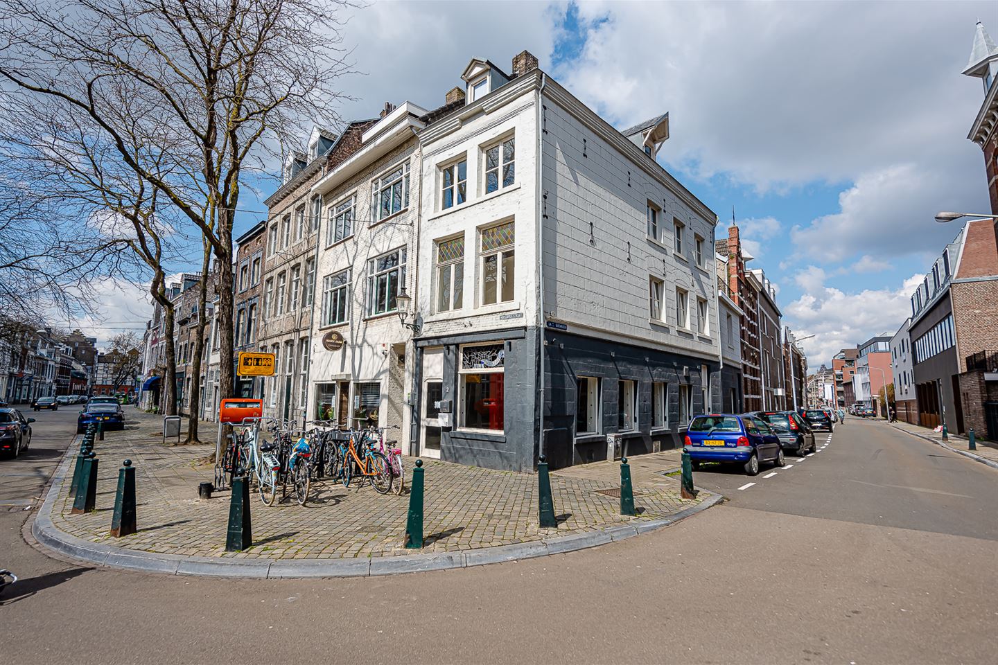 Bekijk foto 1 van Hoogbrugstraat 2