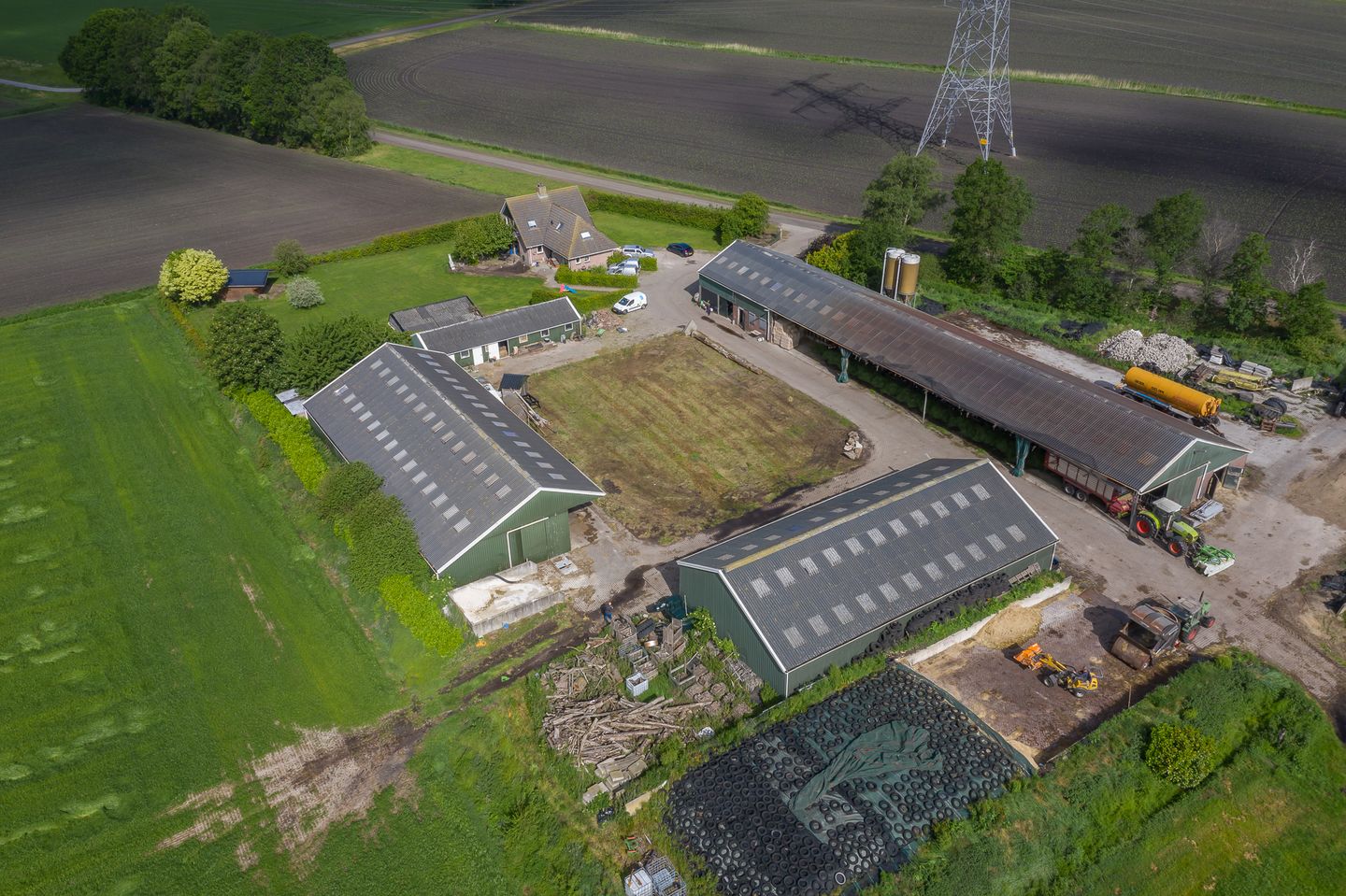 View photo 1 of Woeste 6