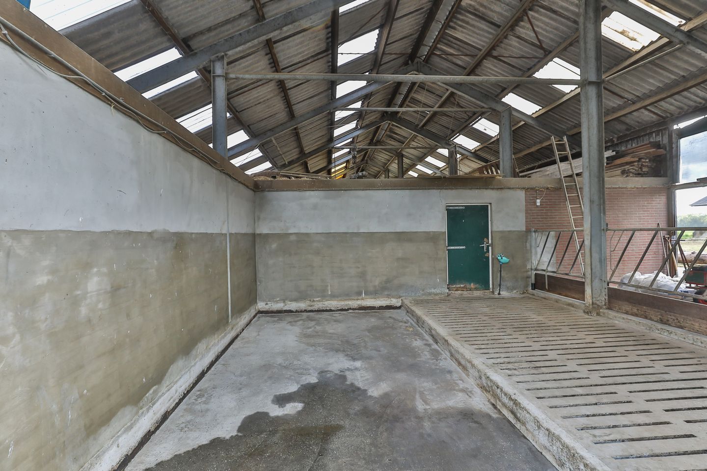 View photo 5 of Woeste 6