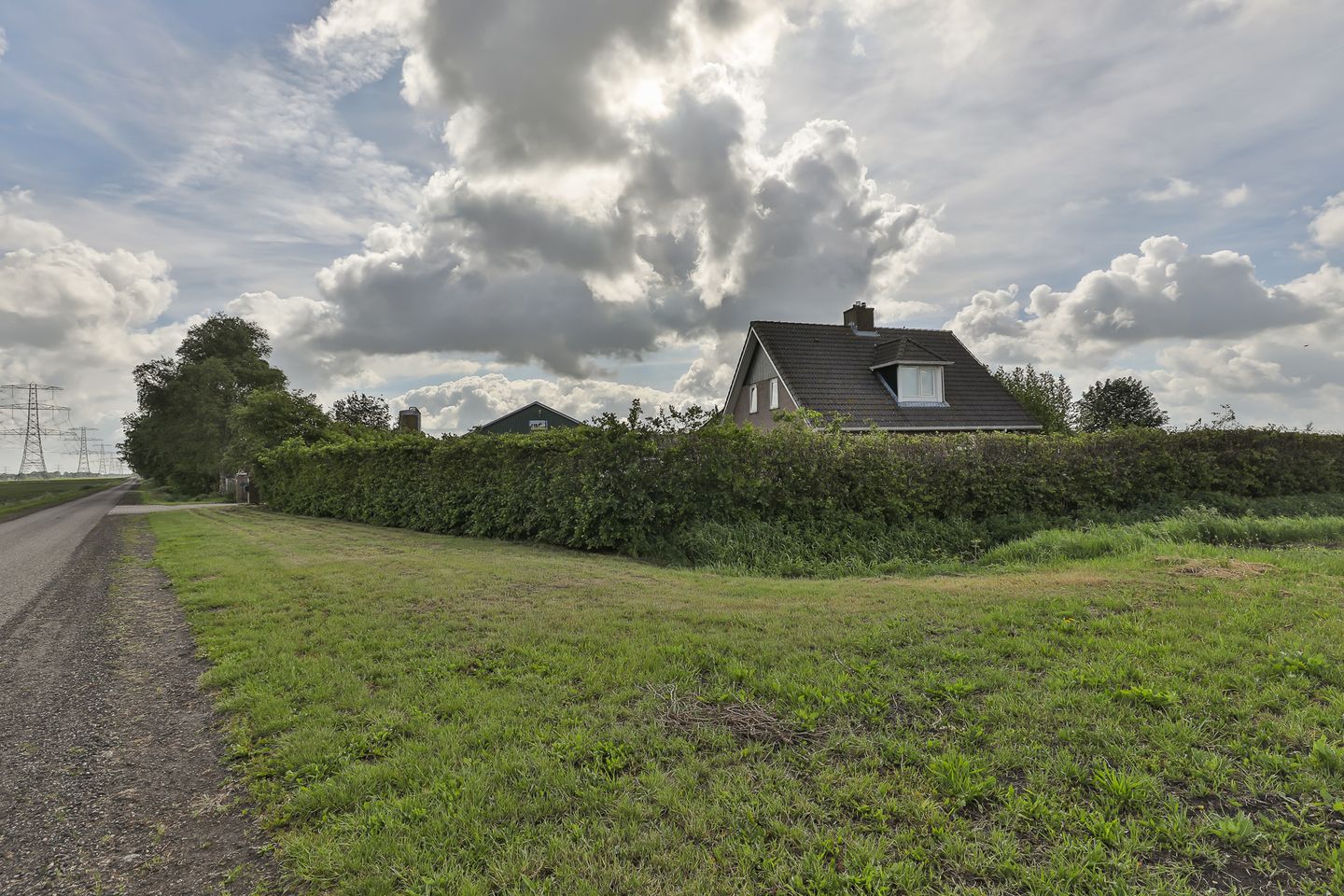 View photo 3 of Woeste 6