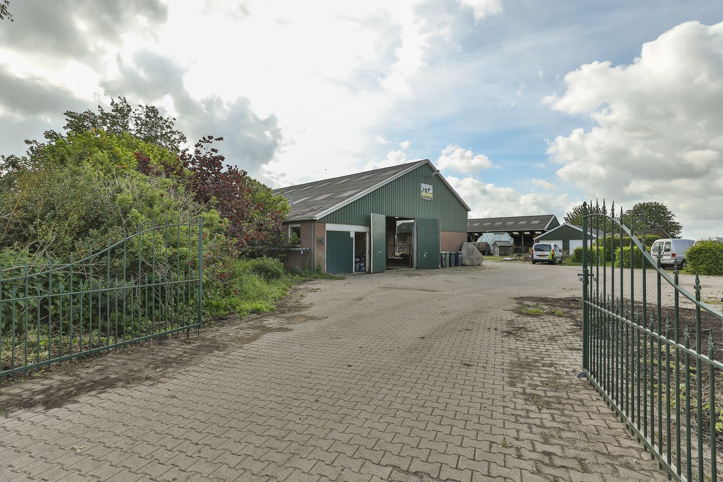 View photo 4 of Woeste 6