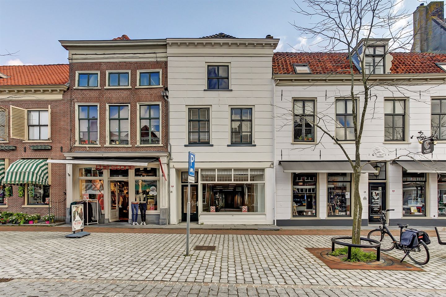 Bekijk foto 1 van Voorstraat 16