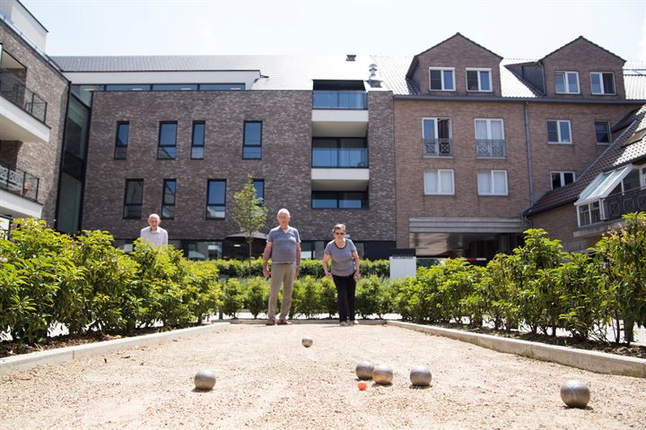 Bekijk foto 16 van Molenweideplein 66