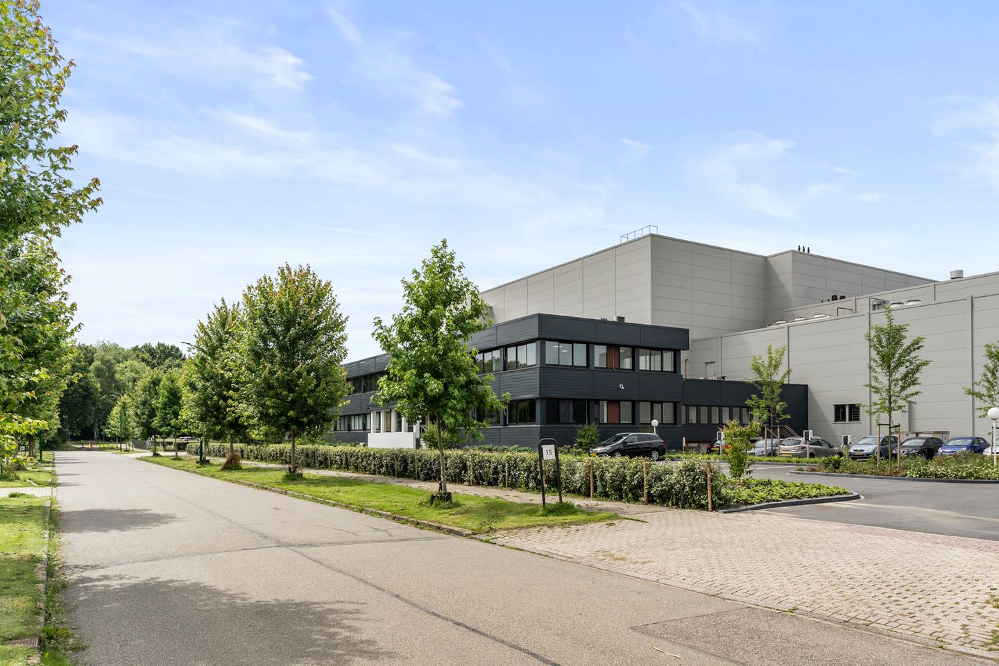 View photo 3 of Landjuweel 15