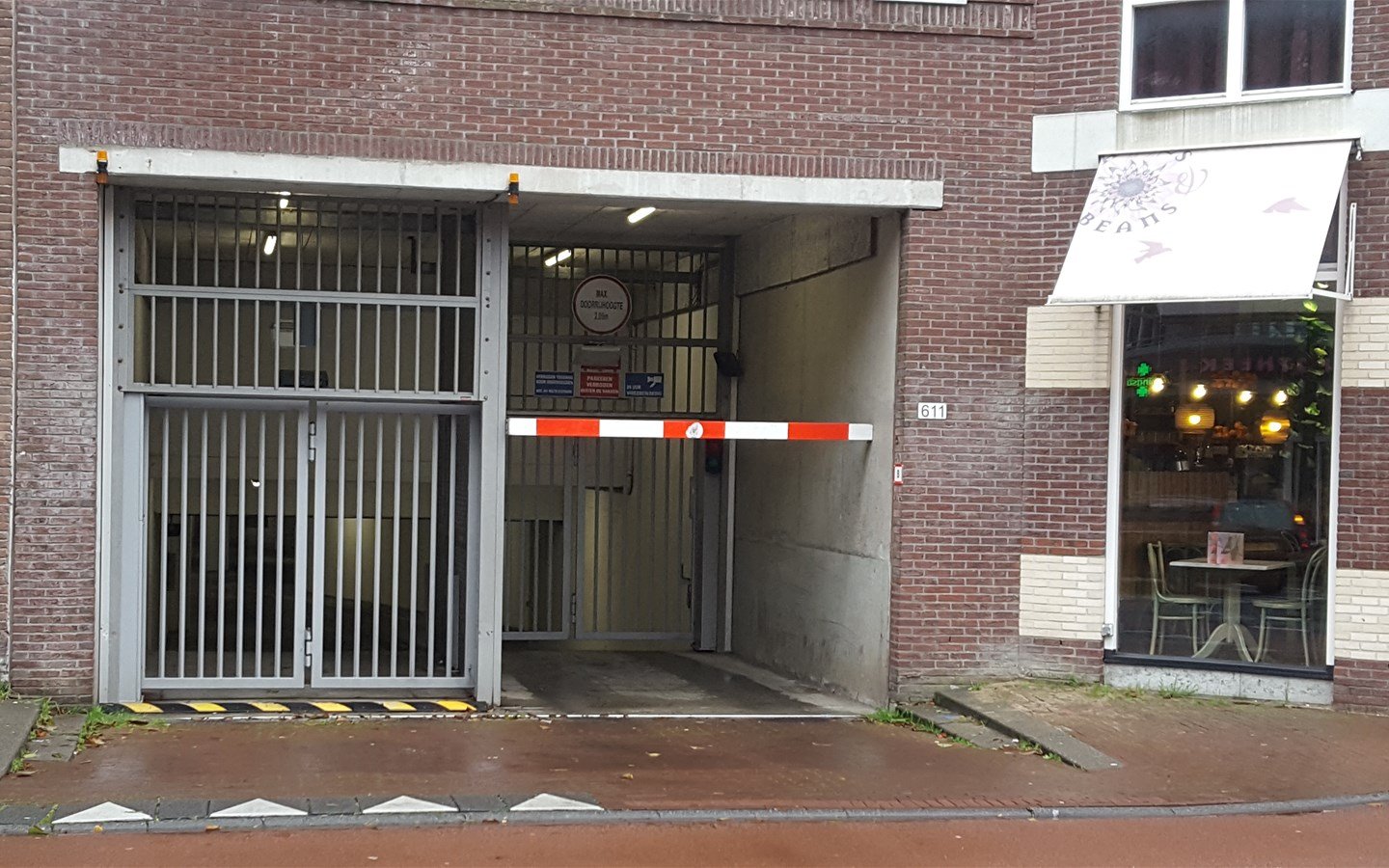 Bekijk foto 3 van Van Hallstraat