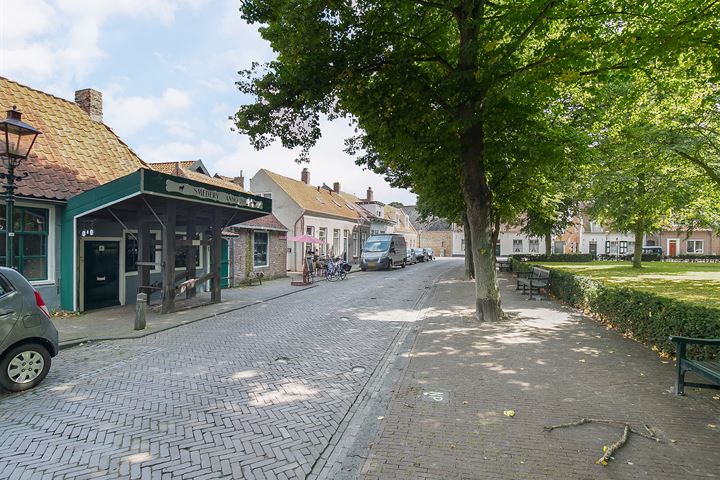 Bekijk foto 30 van Kerkplein 15