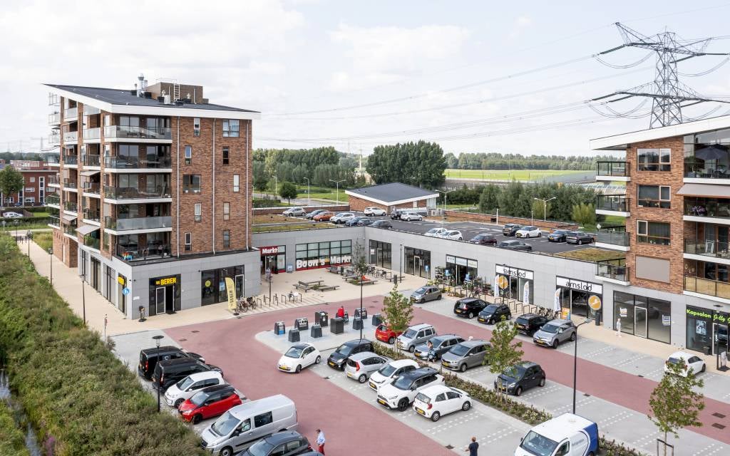 Bekijk foto 1 van Markt van Matena