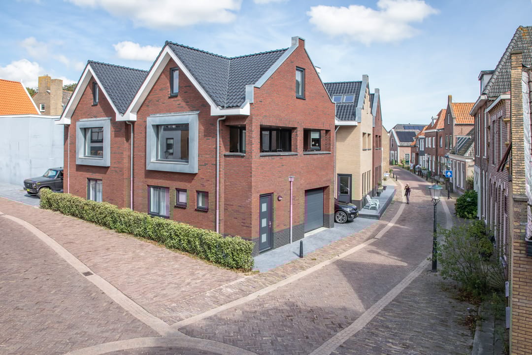 Foto 1 van Warmoesstraat 25