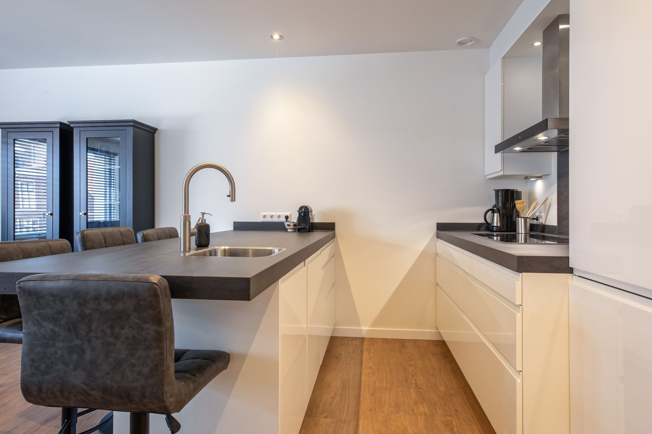 Foto 12 van Warmoesstraat 25