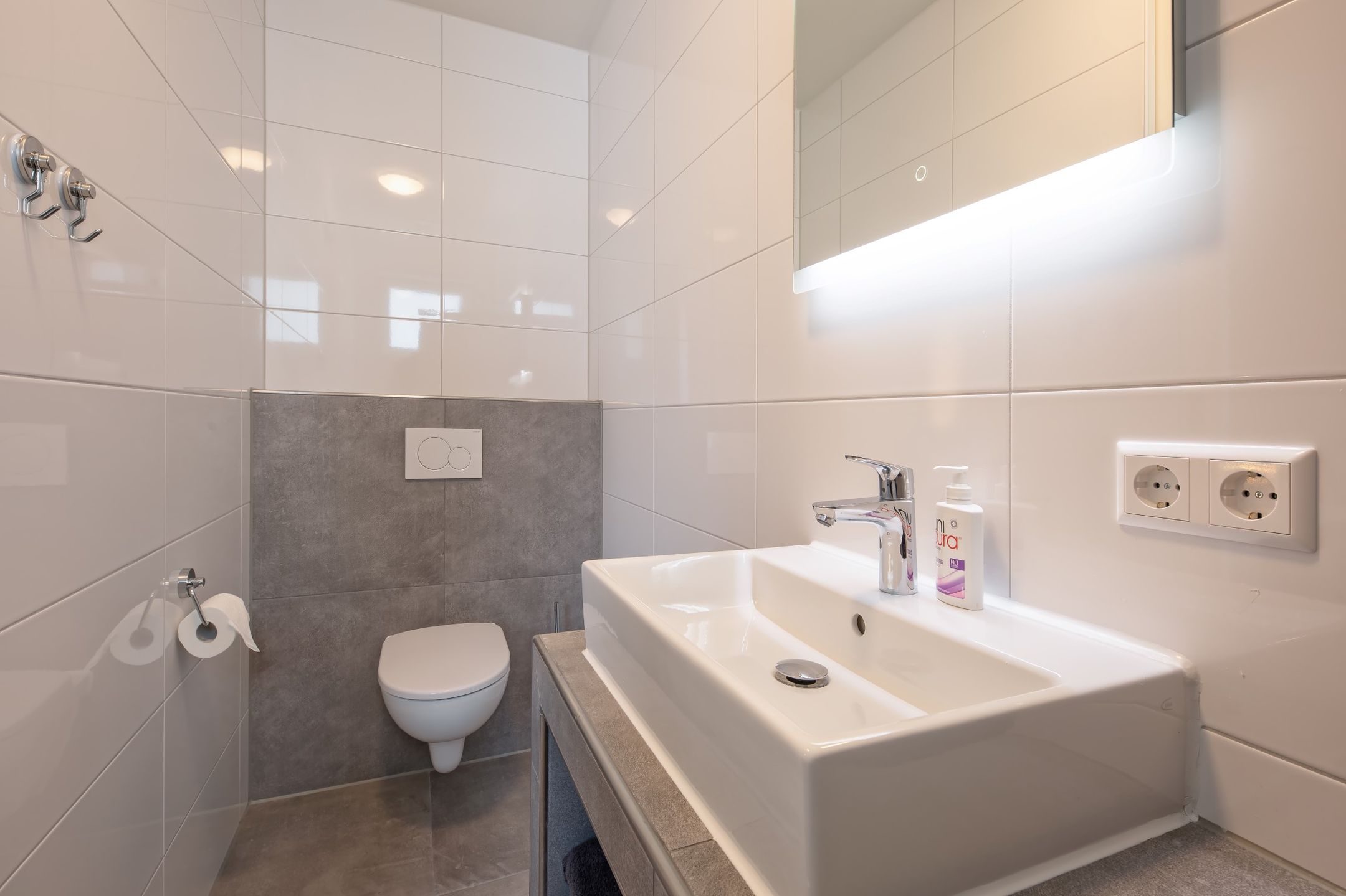 Foto 30 van Warmoesstraat 25