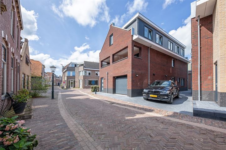 Bekijk foto 45 van Warmoesstraat 25