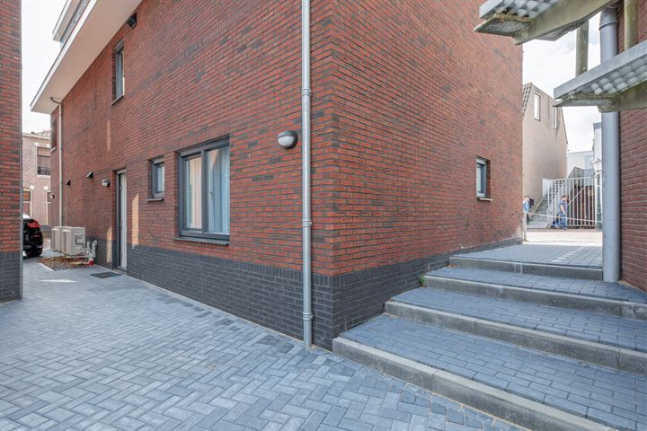 Bekijk foto 44 van Warmoesstraat 25