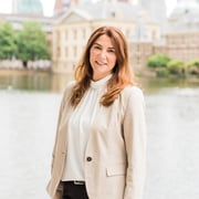 Claudia van Dijk - Secretaresse
