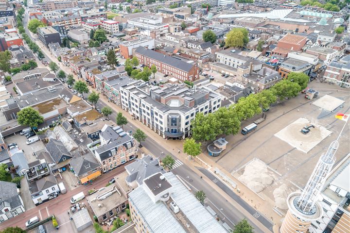 Bekijk foto 2 van Marktplein te Apeldoorn