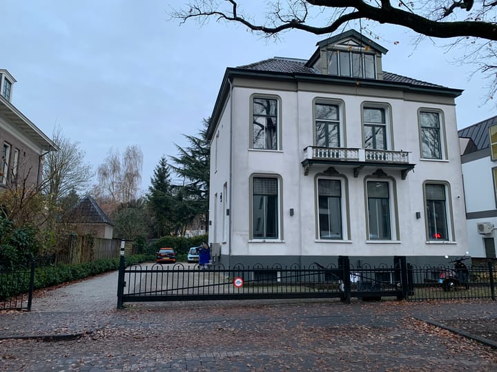 Foto 2 van Paslaan 15