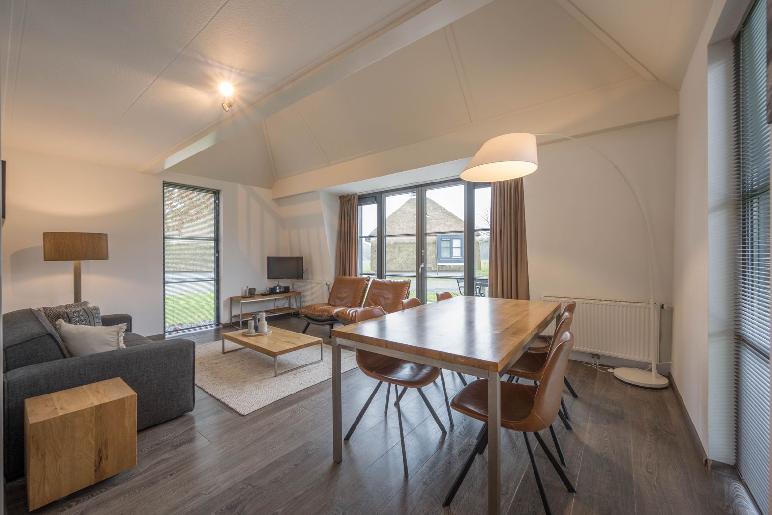 Photo 6 of Burgemeester Peecklaan 8-HUIS 2