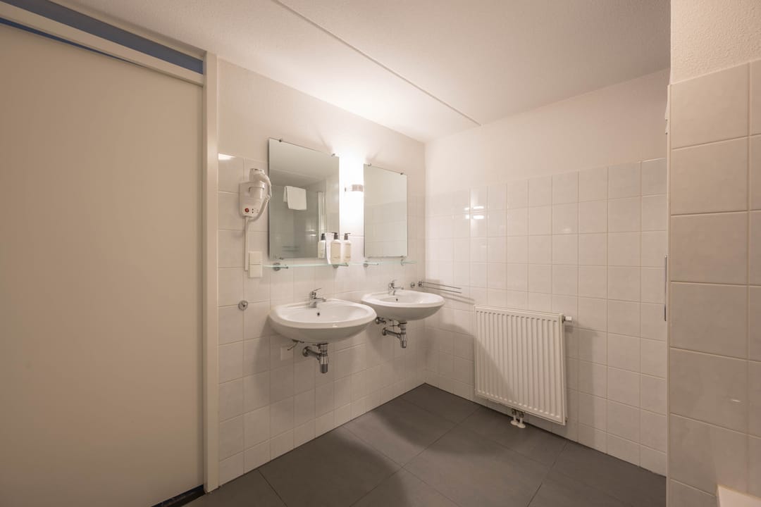 Photo 16 of Burgemeester Peecklaan 8-HUIS 4