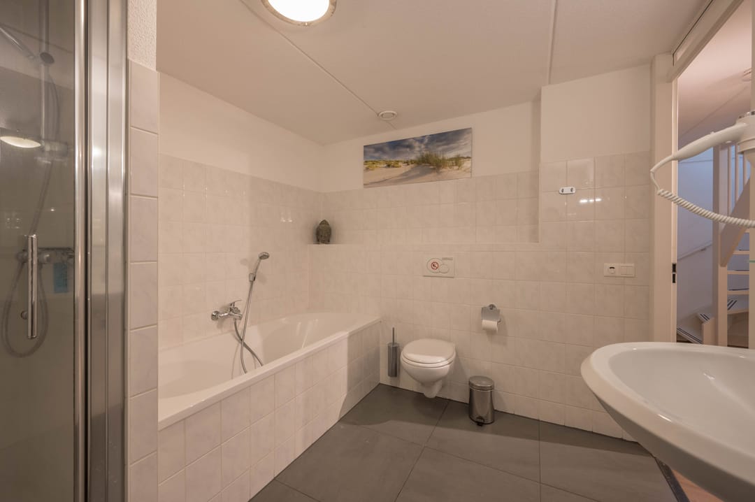 Photo 16 of Burgemeester Peecklaan 8-HUIS 2