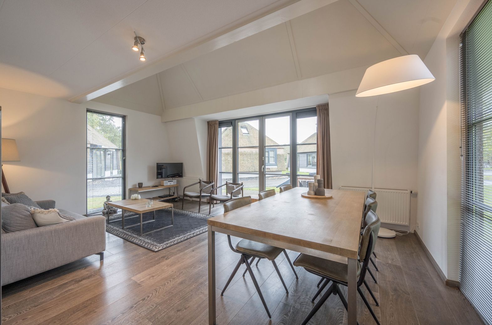 Photo 6 of Burgemeester Peecklaan 8-HUIS 4