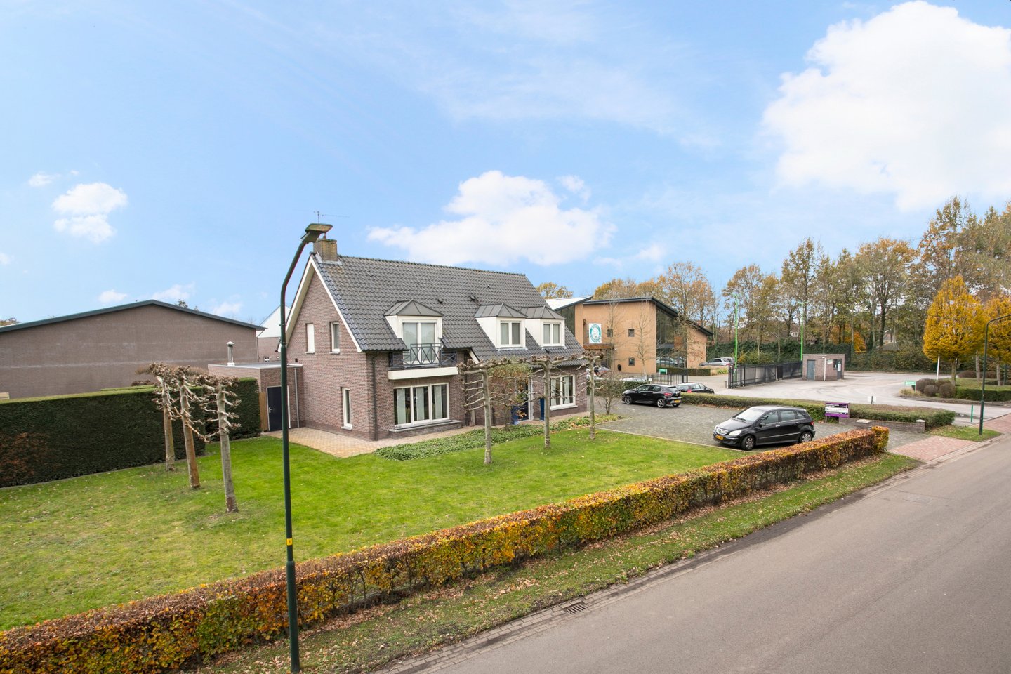 View photo 1 of Rond Deel 10