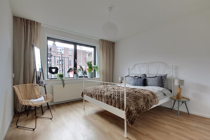 Image of 1-kamer appartement Apartment with shared street entrance