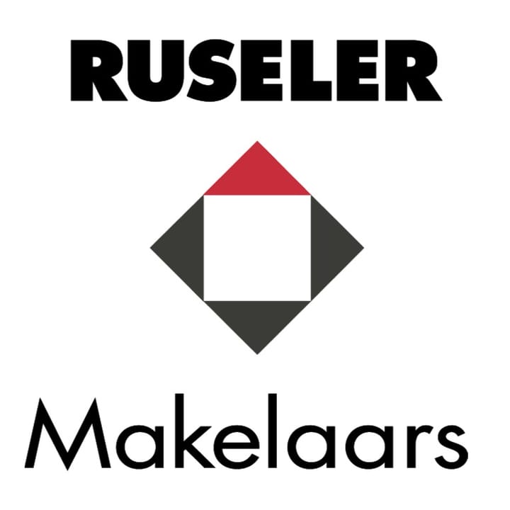 Ruseler Makelaars Capelle Logo